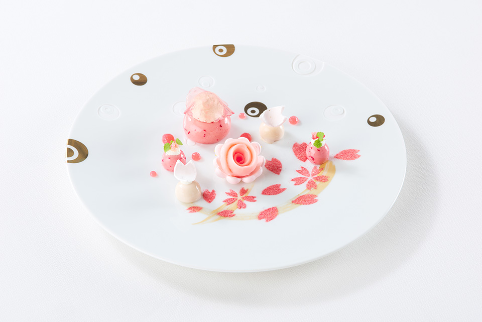 ショコラフランボワーズのムース 優美なサクラの芳香